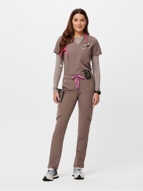 women's Smokey Taupe High Waisted
Yola ™ - Skinny Scrub Pants - S | FIGS